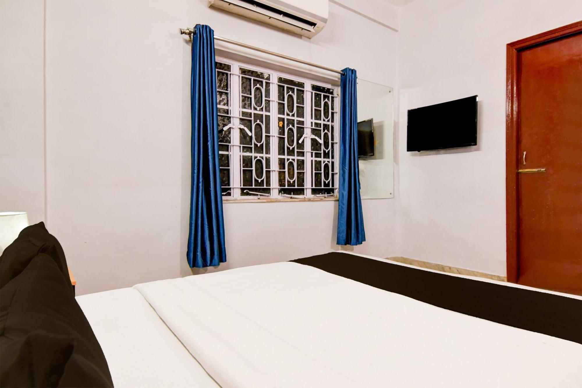 Super Hotel O Picnic Garden Formerly Amaris Stay Kolkata Exterior photo