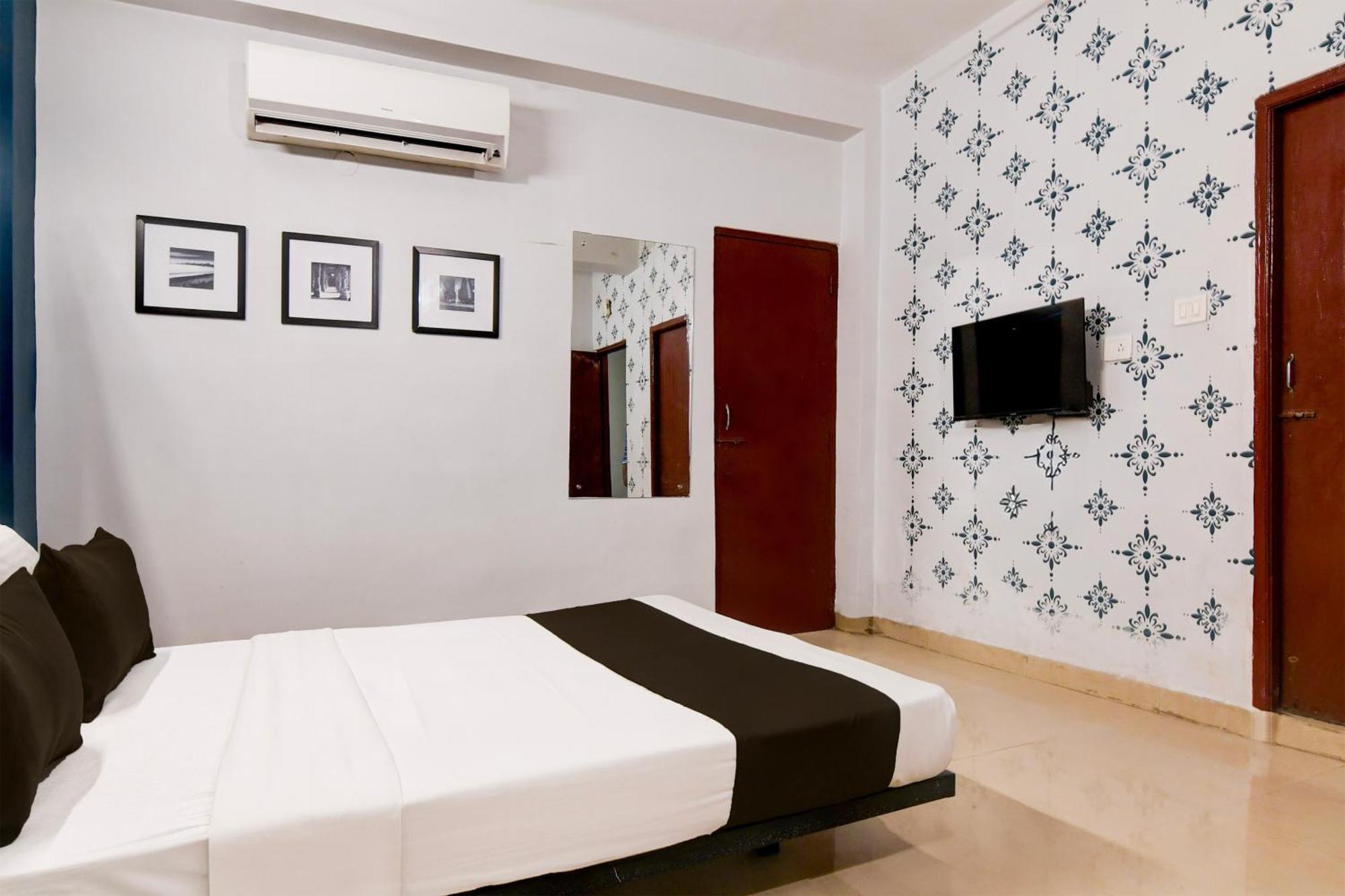 Super Hotel O Picnic Garden Formerly Amaris Stay Kolkata Exterior photo